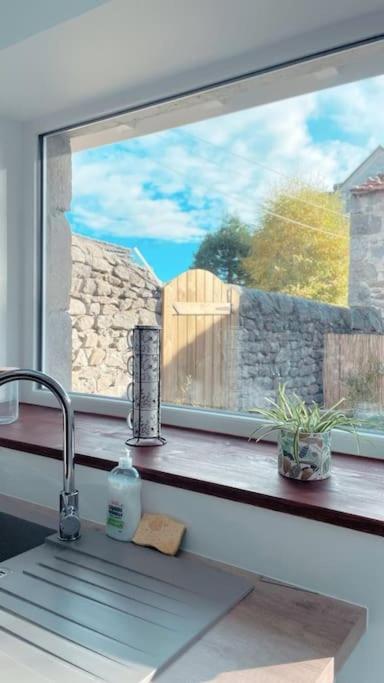 Superbe Appartement Avec Jacuzzi Et Jardin Prive Marlhes Exterior foto